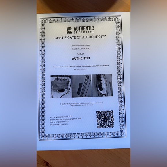 VALENTINO GARAVANI studded pink bag Pristine condition! - Picture 11 of 11